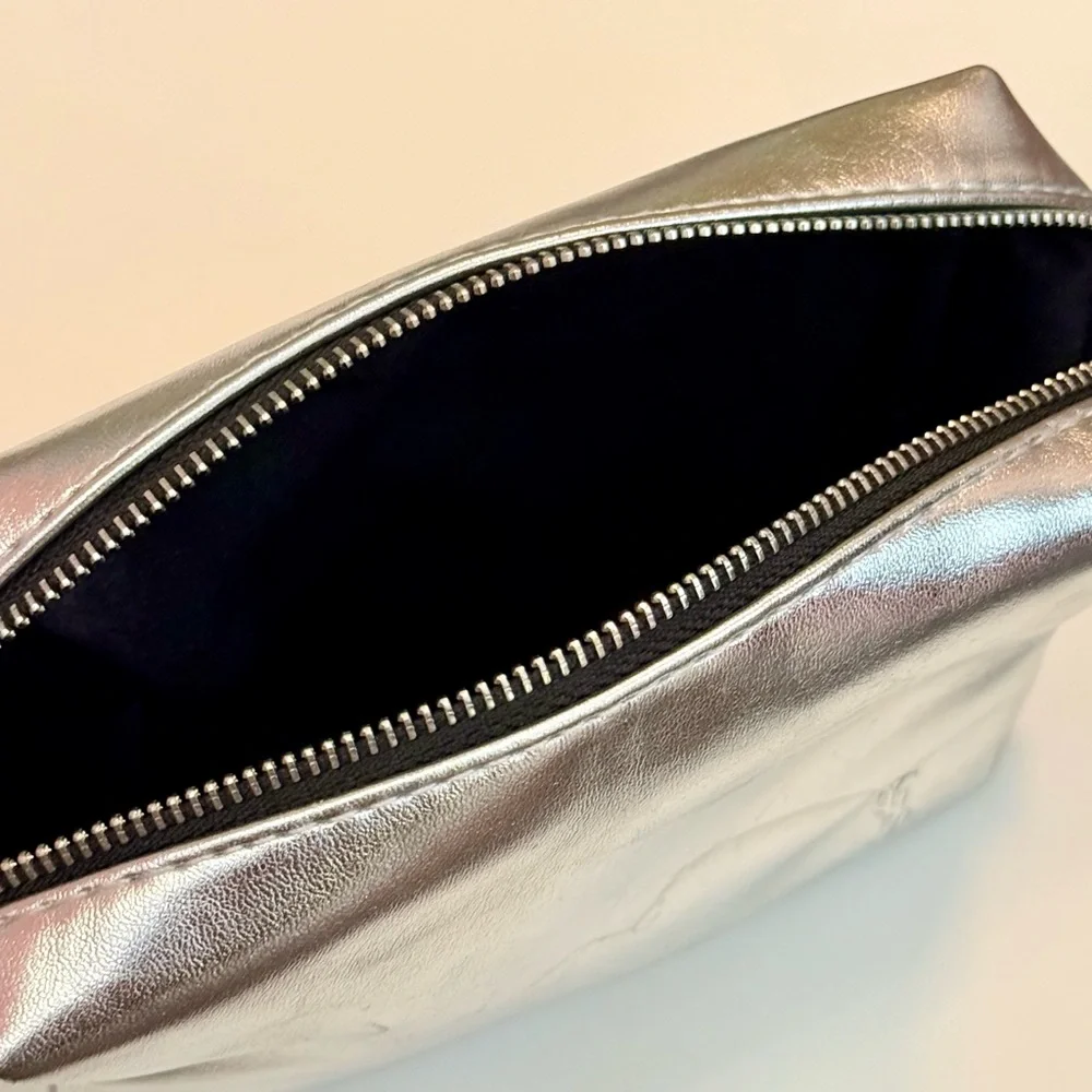 NWOT YSL BEAUTÉ SILVER COSMETIC ACCESSORY BAG 🤍